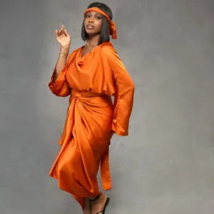 Alternative view of ÌYÁRA Silk Wrapper & Blouse Set